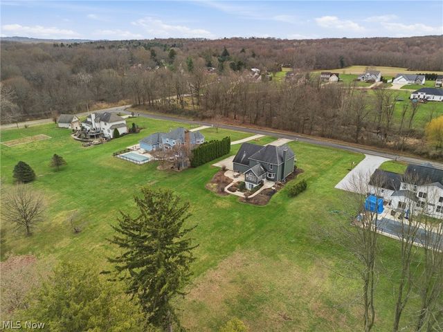 1365 Vermillion Drive, New Franklin, OH 44203