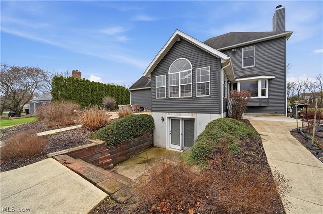 1365 Vermillion Drive, New Franklin, OH 44203