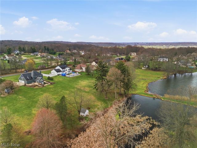 1365 Vermillion Drive, New Franklin, OH 44203