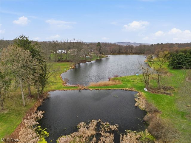 1365 Vermillion Drive, New Franklin, OH 44203