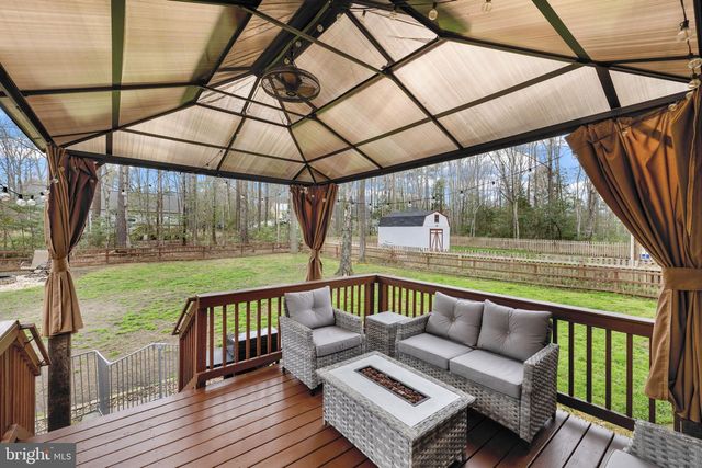 84 PINEWOOD LN., Colonial Beach, VA 22443