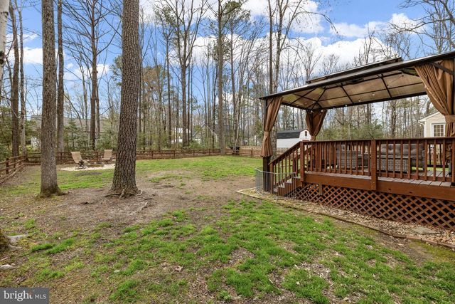 84 PINEWOOD LN., Colonial Beach, VA 22443