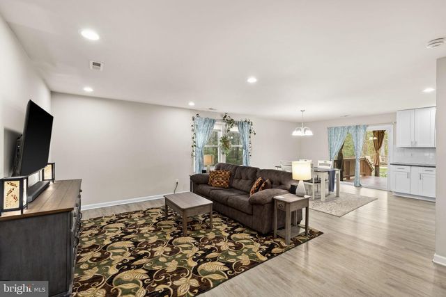 84 PINEWOOD LN., Colonial Beach, VA 22443