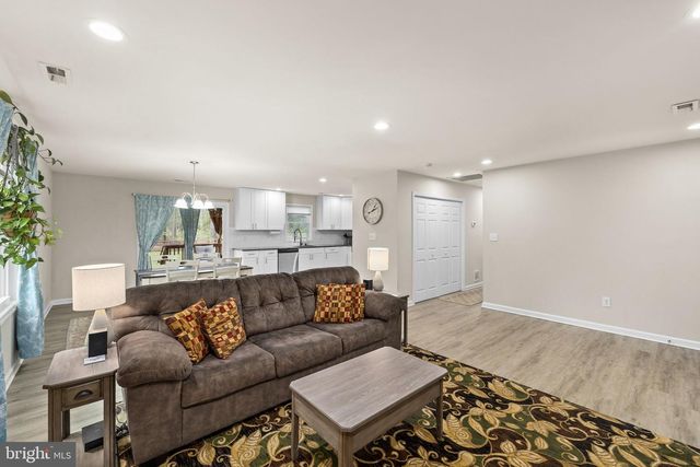 84 PINEWOOD LN., Colonial Beach, VA 22443