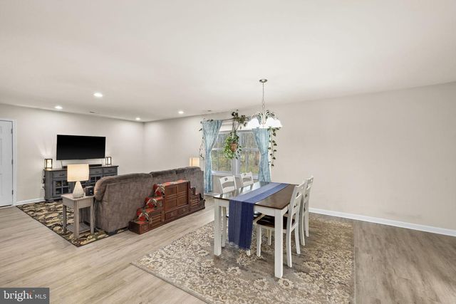 84 PINEWOOD LN., Colonial Beach, VA 22443