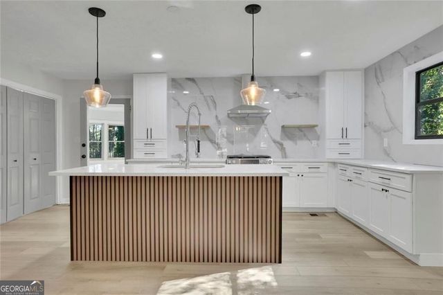 367 Lake Forest Drive, Acworth, GA 30102