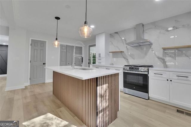 367 Lake Forest Drive, Acworth, GA 30102