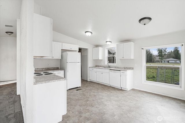 319 W 4th Avenue, Pe Ell, WA 98572