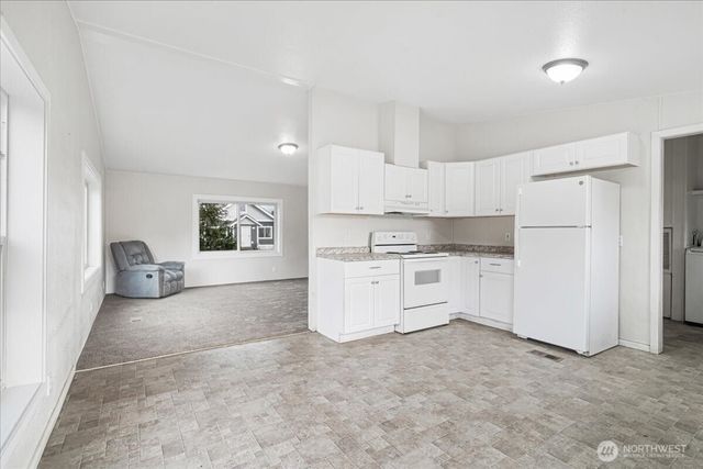 319 W 4th Avenue, Pe Ell, WA 98572