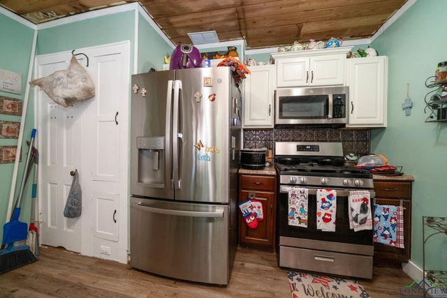 1201 E Washington Pl, Marshall, TX 75670