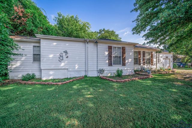 1201 E Washington Pl, Marshall, TX 75670