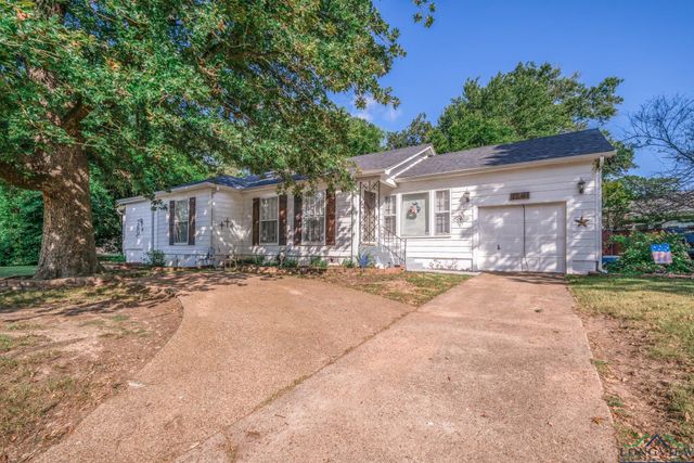 1201 E Washington Pl, Marshall, TX 75670