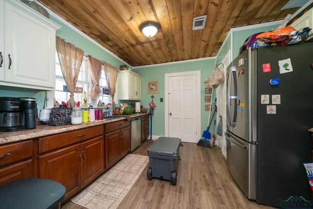 1201 E Washington Pl, Marshall, TX 75670