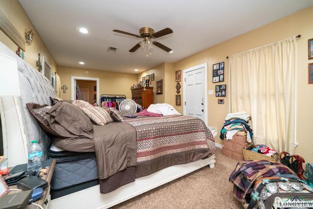 1201 E Washington Pl, Marshall, TX 75670