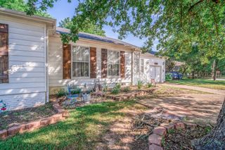 1201 E Washington Pl, Marshall, TX 75670