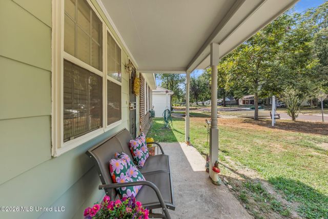 2219 Colonial Hills Drive, Southaven, MS 38671