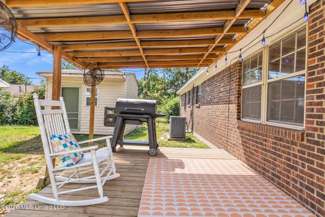2219 Colonial Hills Drive, Southaven, MS 38671