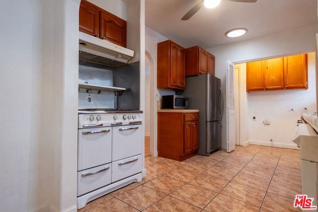 8714 S Wilton Place, Los Angeles, CA 90047