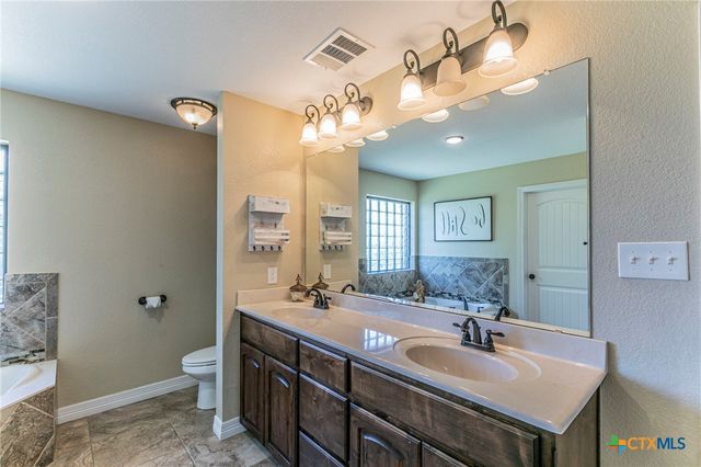 253 RANGER Boulevard, Salado, TX 76571