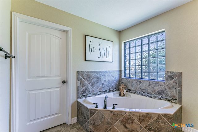 253 RANGER Boulevard, Salado, TX 76571