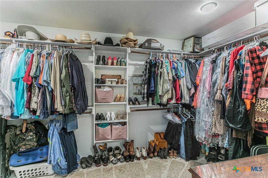 Image 21 of property listing at 253 RANGER Boulevard, Salado, TX 76571