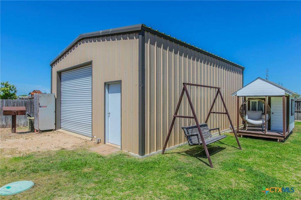Image 37 of property listing at 253 RANGER Boulevard, Salado, TX 76571