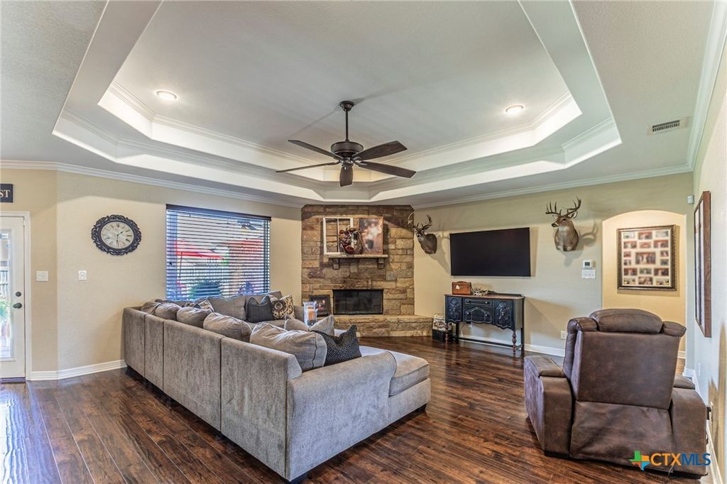 Image 5 of property listing at 253 RANGER Boulevard, Salado, TX 76571