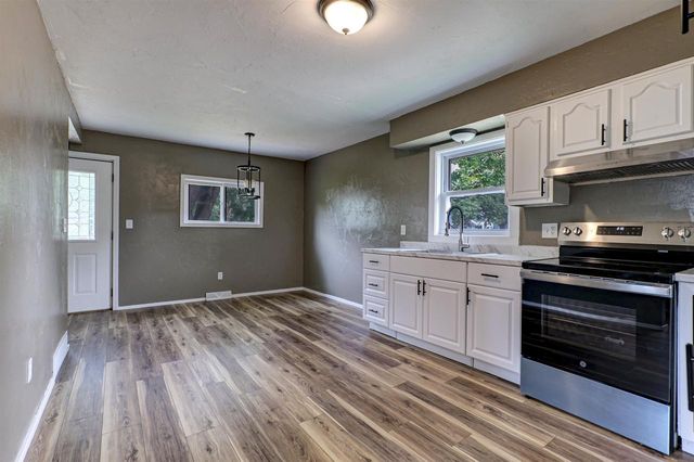 N4810 COUNTY ROAD B, New London, WI 54916