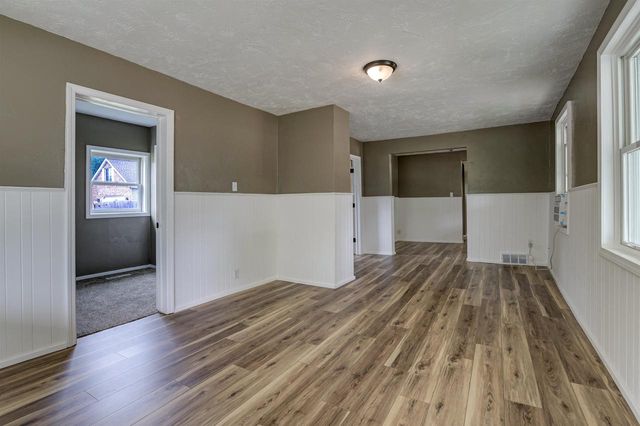 N4810 COUNTY ROAD B, New London, WI 54916