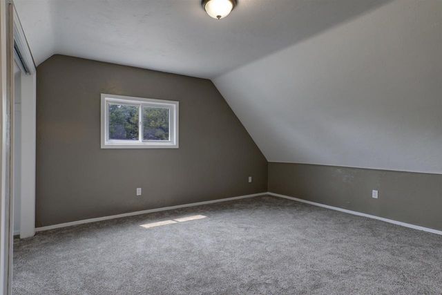 N4810 COUNTY ROAD B, New London, WI 54916