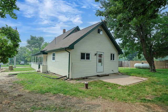 N4810 COUNTY ROAD B, New London, WI 54916