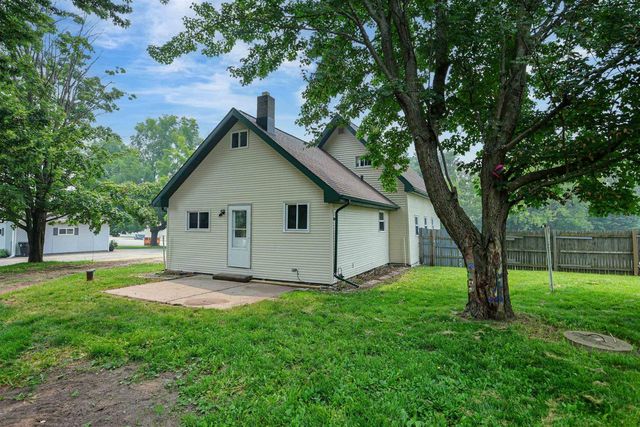 N4810 COUNTY ROAD B, New London, WI 54916