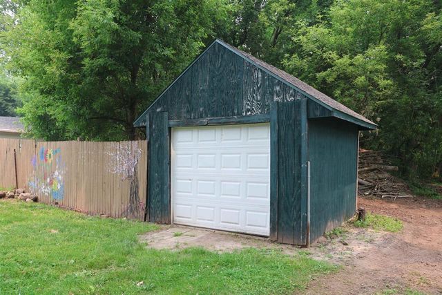 N4810 COUNTY ROAD B, New London, WI 54916