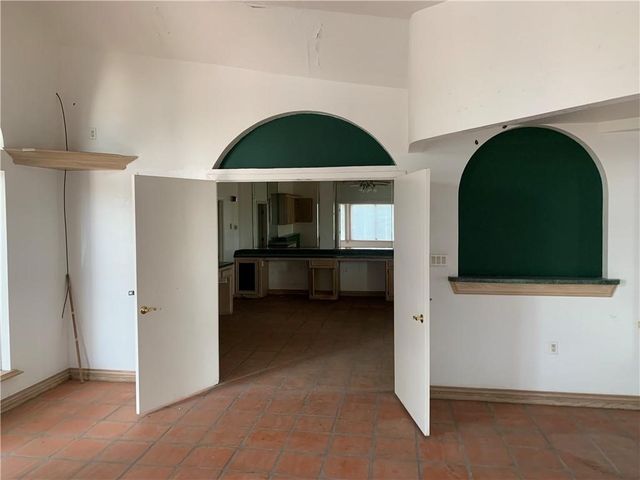 611 Lincoln Ave, Robstown, TX 78380