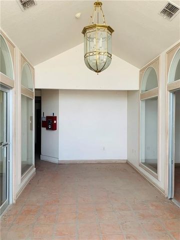 611 Lincoln Ave, Robstown, TX 78380