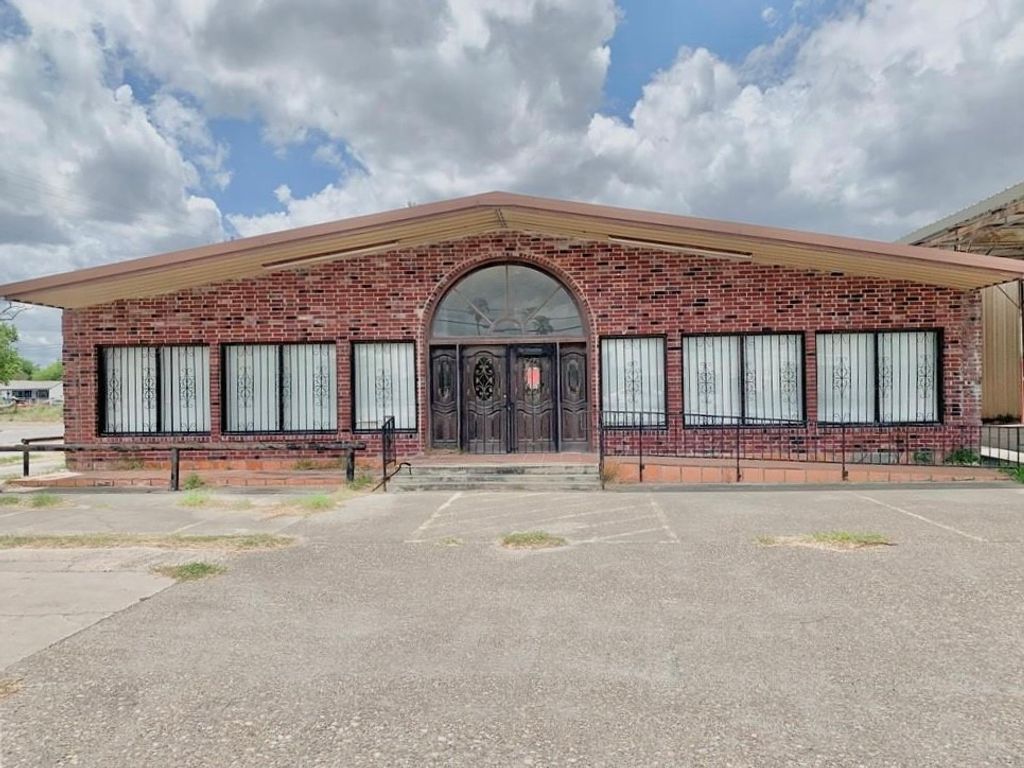 611 Lincoln Ave, Robstown, TX 78380