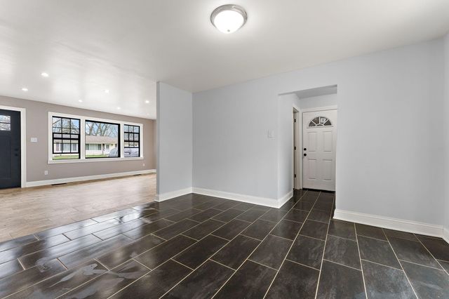 611 Old Forge Road, Valparaiso, IN 46385