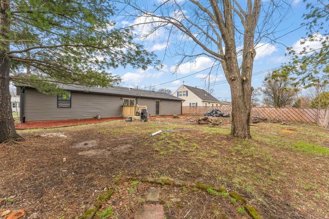 611 Old Forge Road, Valparaiso, IN 46385