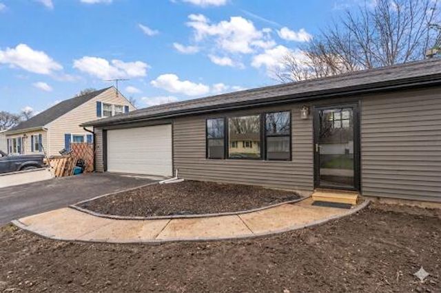 611 Old Forge Road, Valparaiso, IN 46385