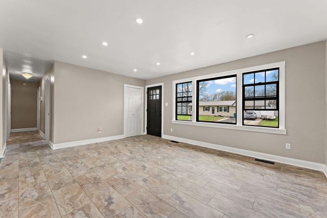 611 Old Forge Road, Valparaiso, IN 46385