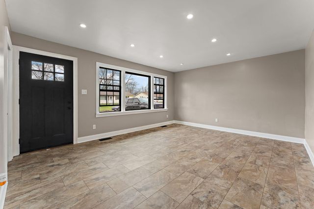611 Old Forge Road, Valparaiso, IN 46385