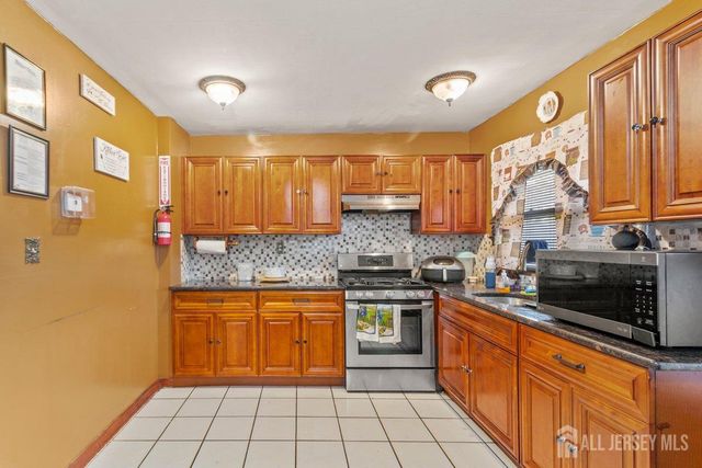 74 Beaverdale Lane, Willingboro, NJ 08046