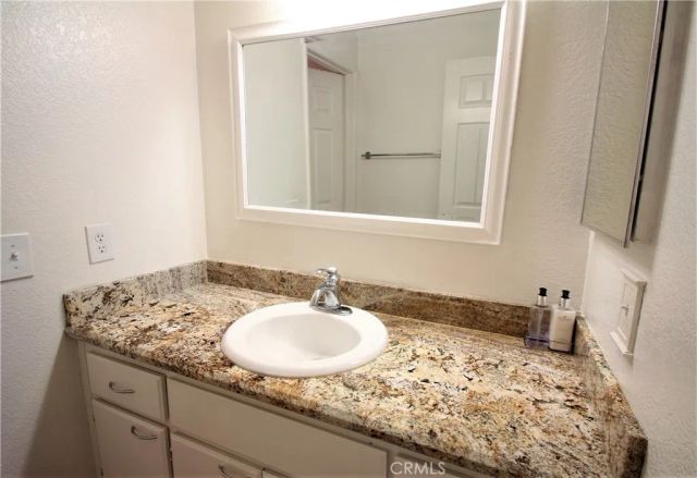 631 Oak Run Trail, Oak Park, CA 91377