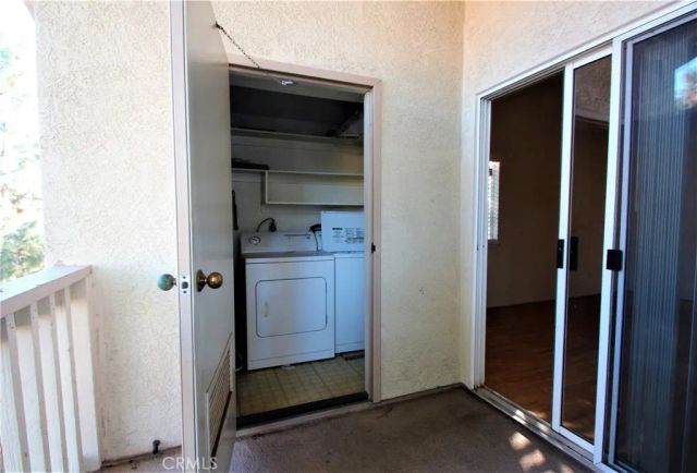 631 Oak Run Trail, Oak Park, CA 91377