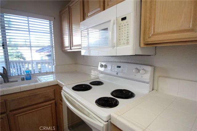 631 Oak Run Trail, Oak Park, CA 91377