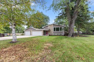 3332 S El Sirroco DRIVE, New Berlin, WI 53151