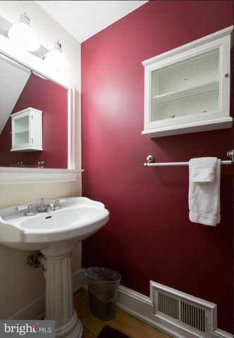 1434 T ST NW, Washington, DC 20009