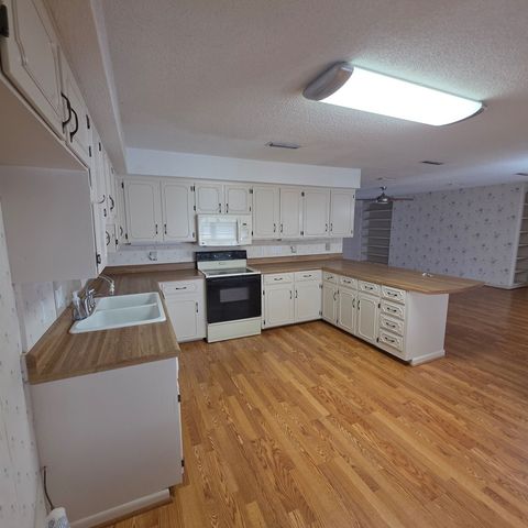 305 Cyclone Circle, Dothan, AL 36301