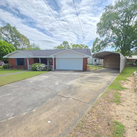 305 Cyclone Circle, Dothan, AL 36301