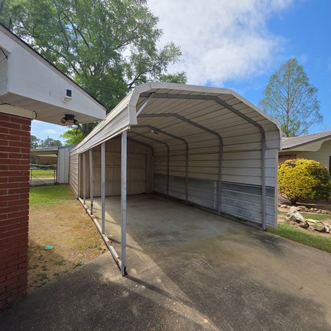 305 Cyclone Circle, Dothan, AL 36301